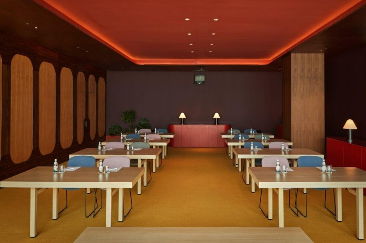 The Standard, Bangkok Mahanakhon Esterno foto The interior of the meeting room