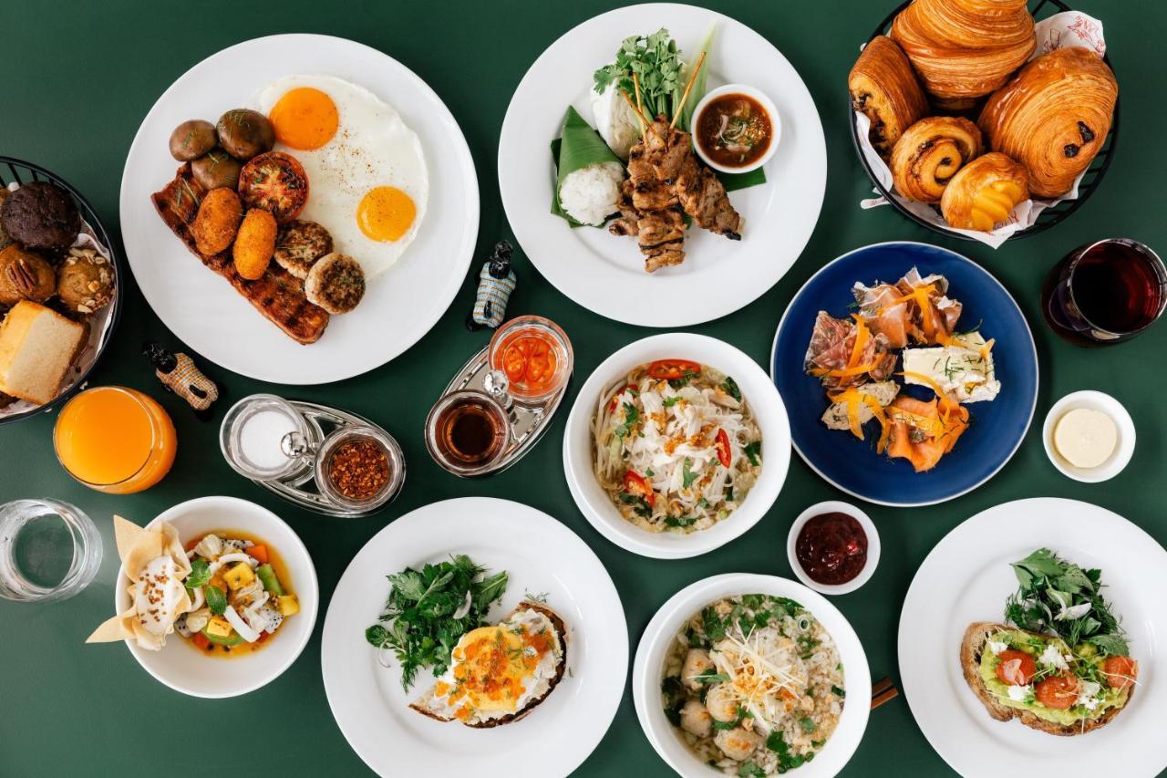 The Standard, Bangkok Mahanakhon Esterno foto A selection of dishes from the menu
